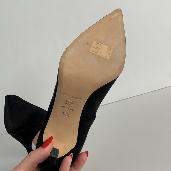 Manolo Blahnik Rare Authentic Black Satin Pumps - Picture 10 of 16